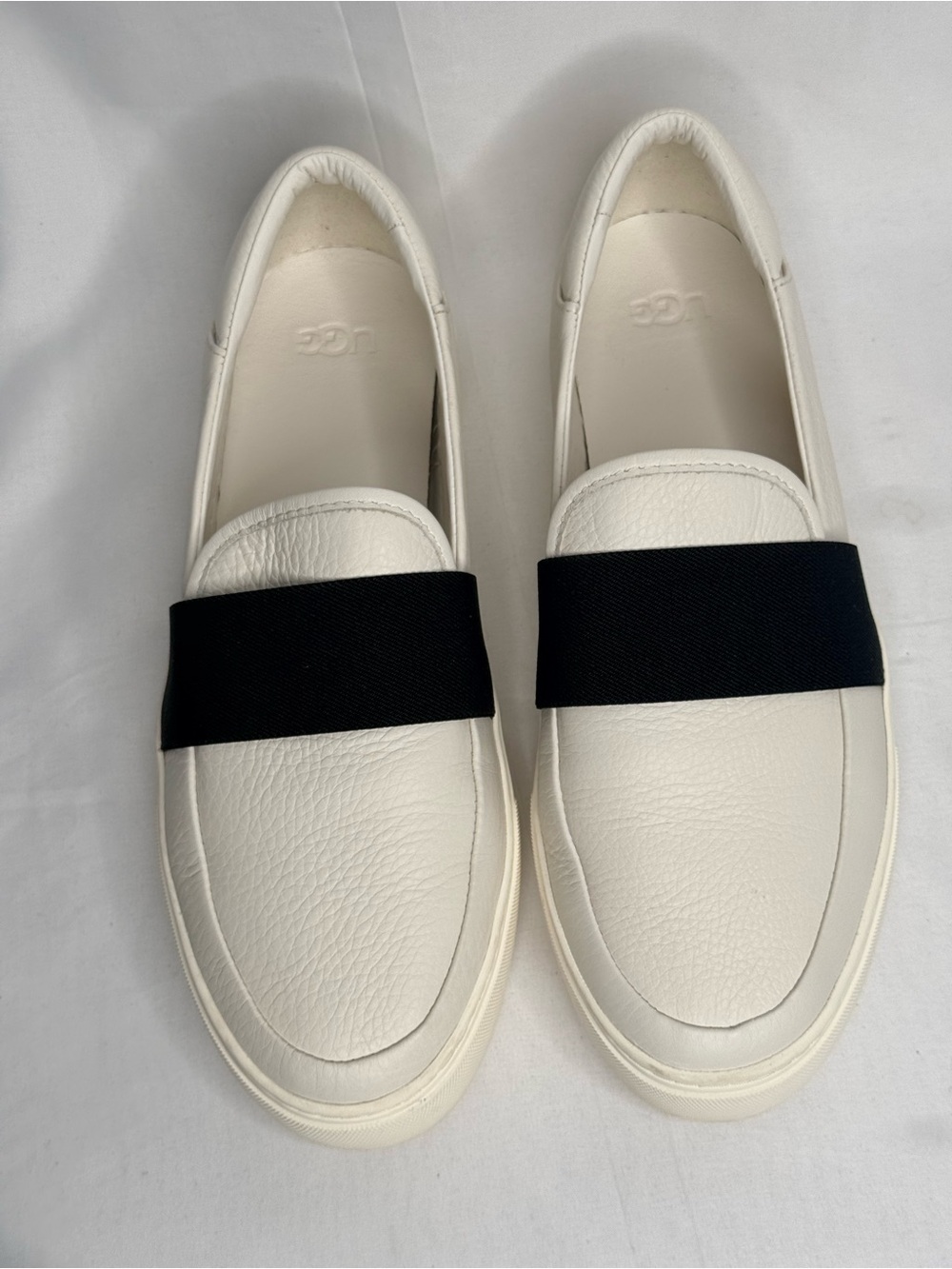 Brand New UGG Chayze Slip-On Sneakers - Size 10
(Never Worn)
